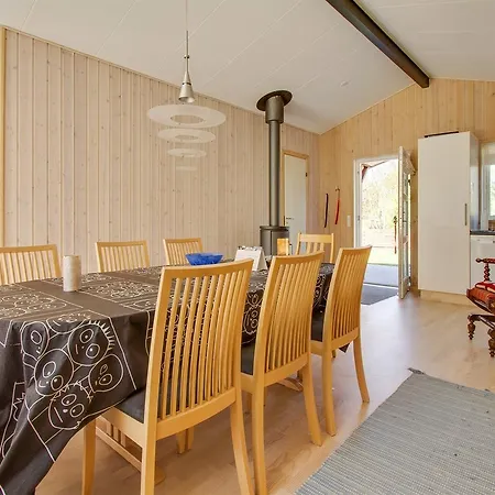 Four-bedroom Holiday In * Hals